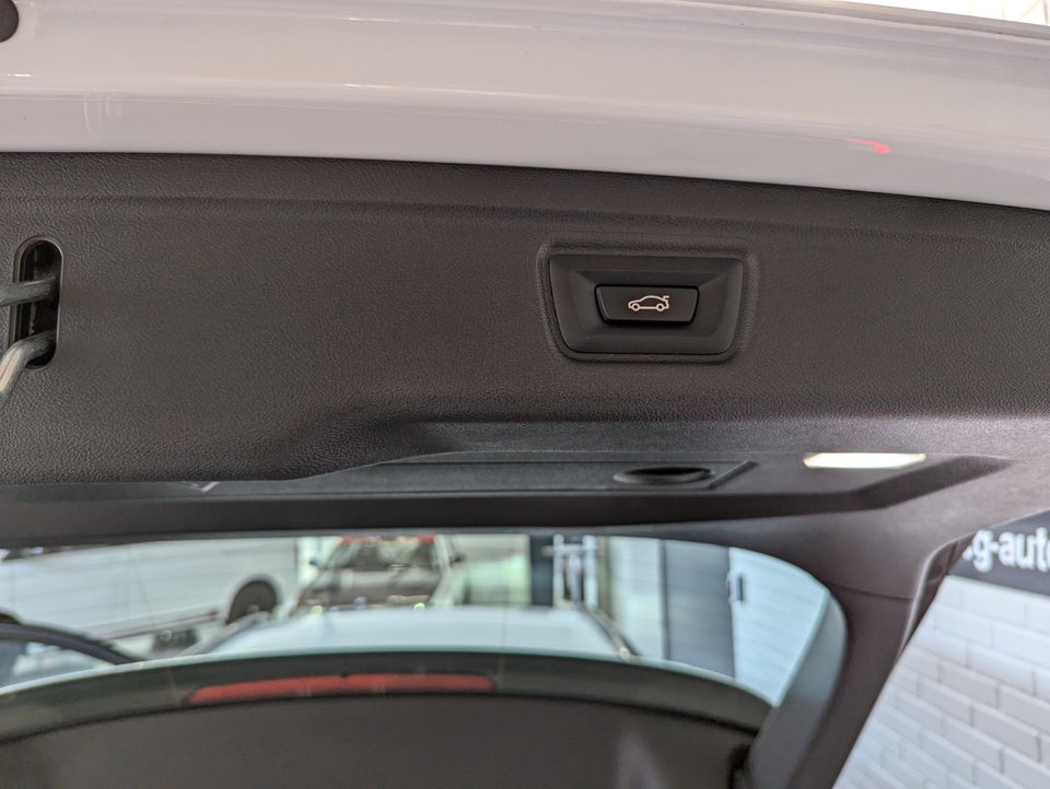 BMW 330e 2,0 Touring M-Sport aut. 5d