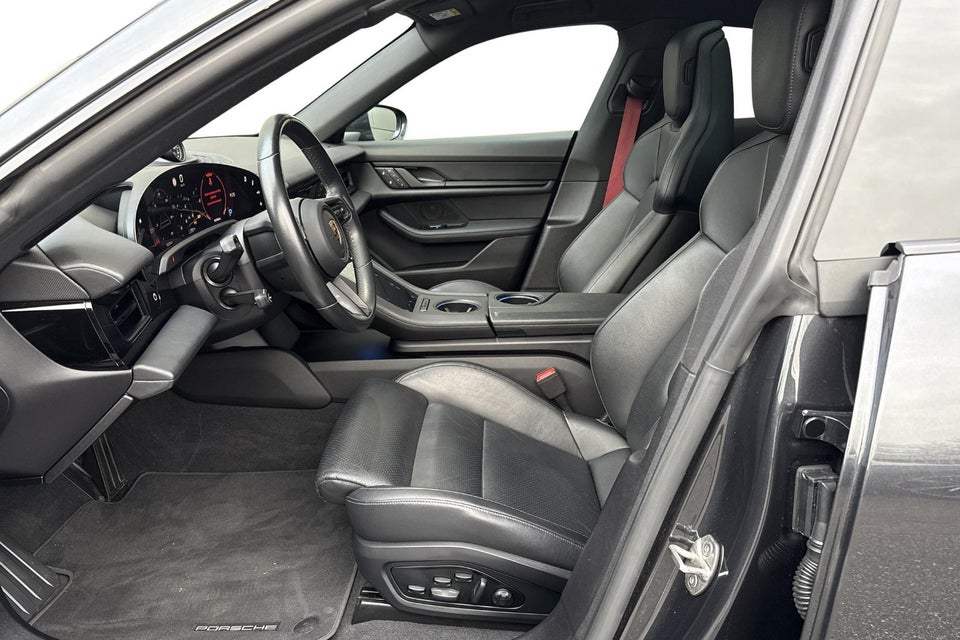 Porsche Taycan Performance+ 4d