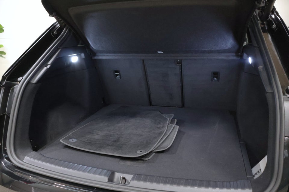 Audi Q4 e-tron 40 S-line 5d