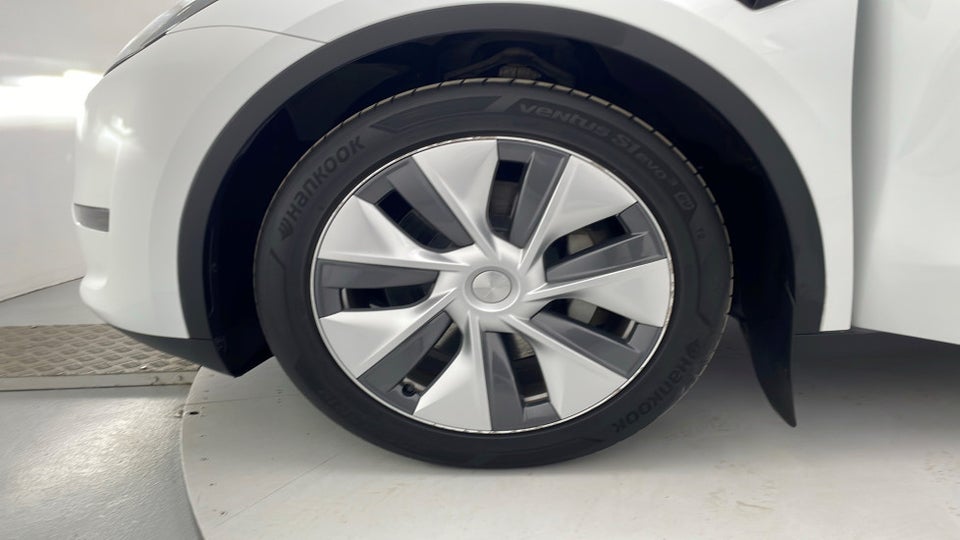 Tesla Model Y Long Range AWD 5d