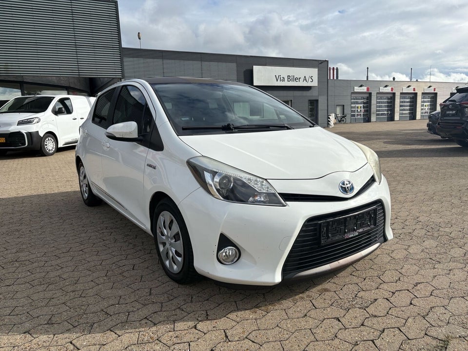 Toyota Yaris 1,5 Hybrid H3 Touch CVT 5d