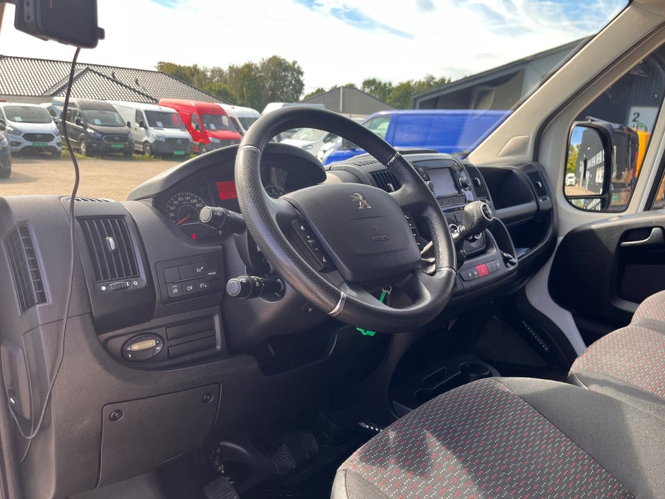 Peugeot Boxer 335 2,2 BlueHDi 165 L3H2 Premium
