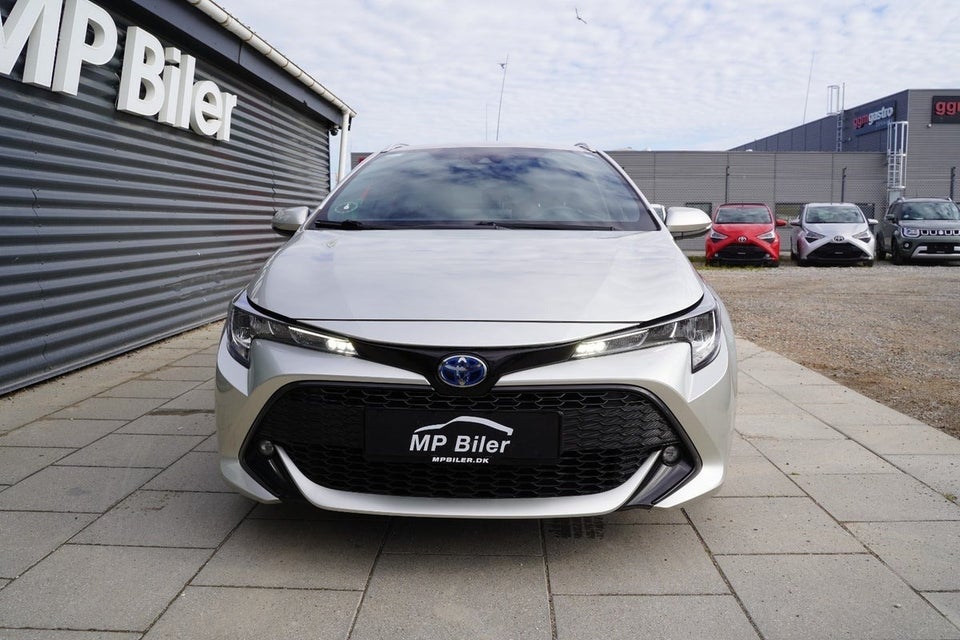 Toyota Corolla 1,8 Hybrid Premium Smart Design MDS 5d