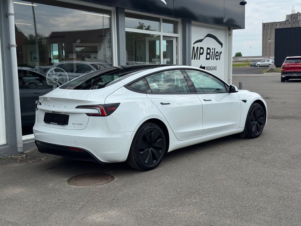 Tesla Model 3 Long Range AWD 4d