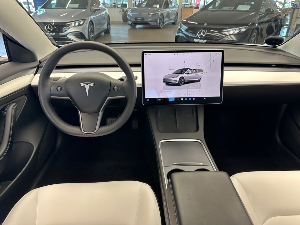 Tesla Model 3 Long Range AWD 4d