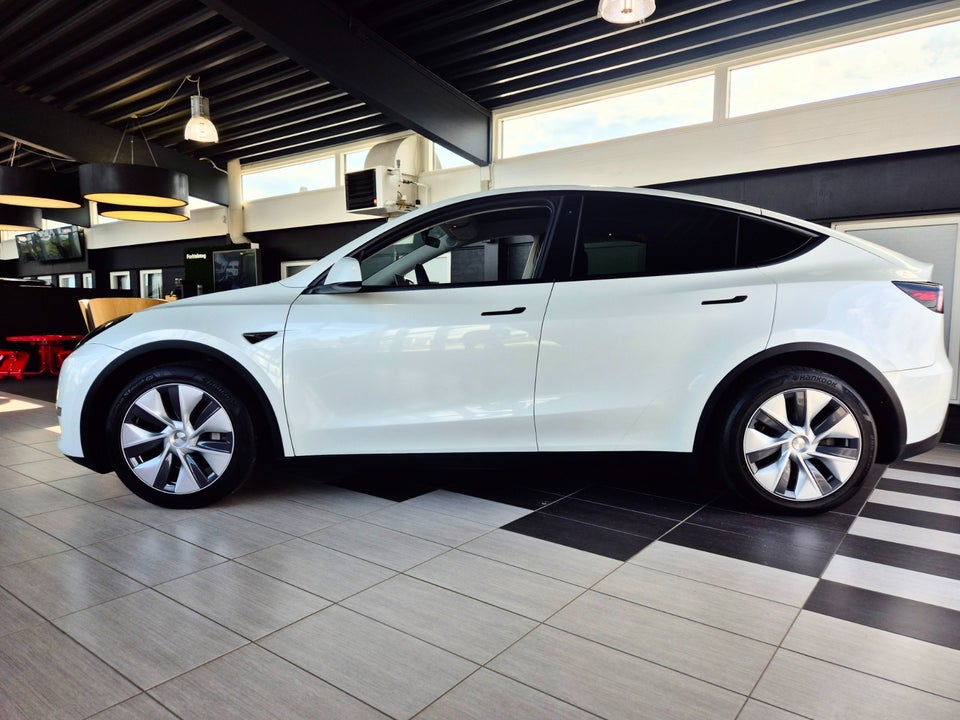 Tesla Model Y Long Range AWD 5d