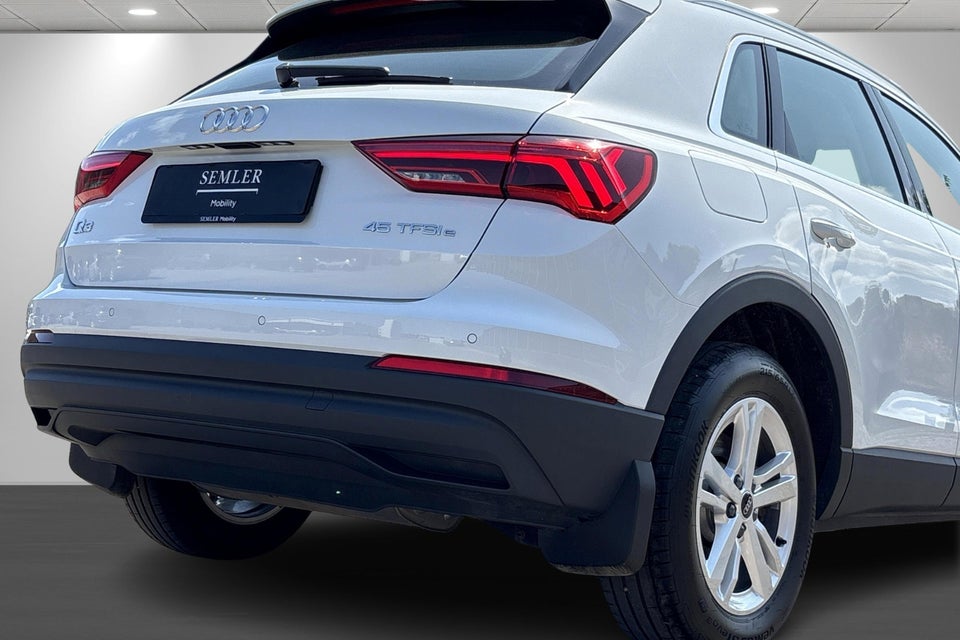 Audi Q3 45 TFSi e Attitude plus S-tr. 5d
