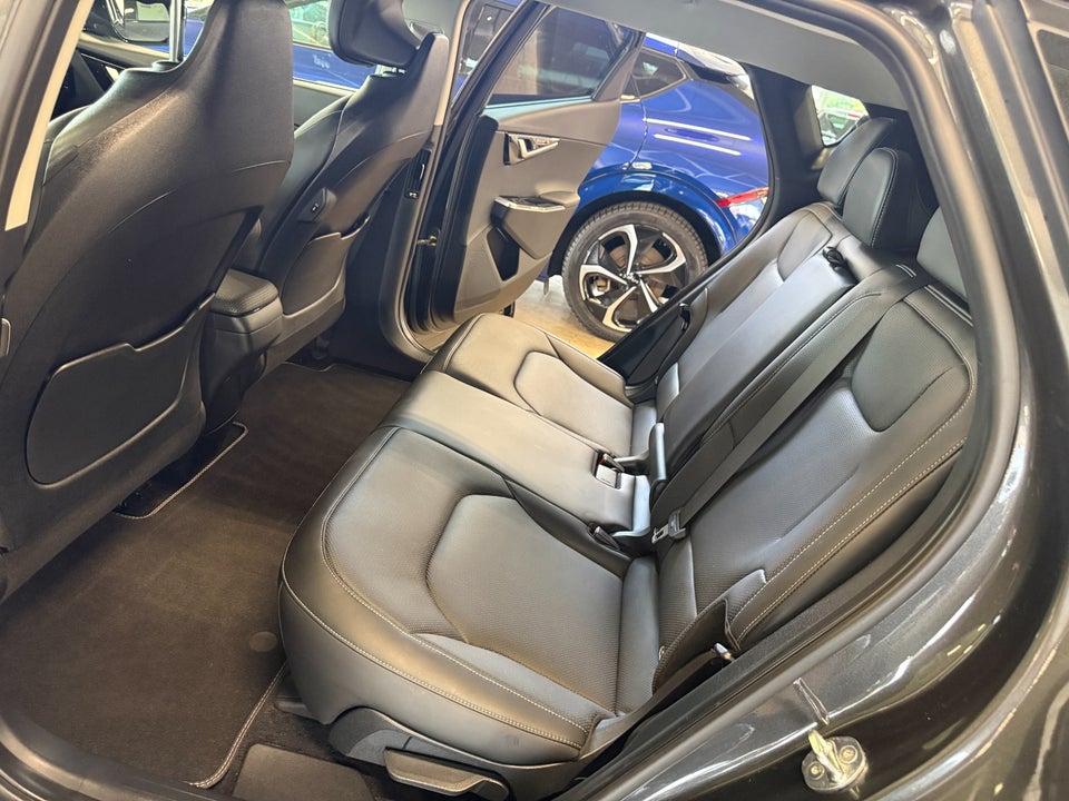 Kia EV6 77 Long Range Upgrade 5d