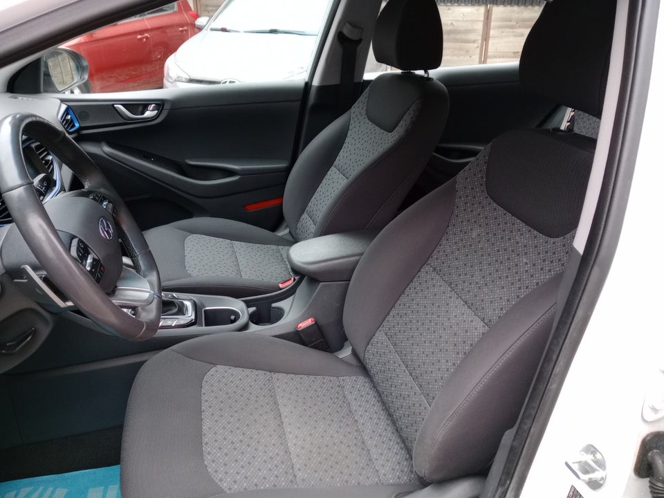 Hyundai Ioniq 1,6 HEV Trend DCT 5d