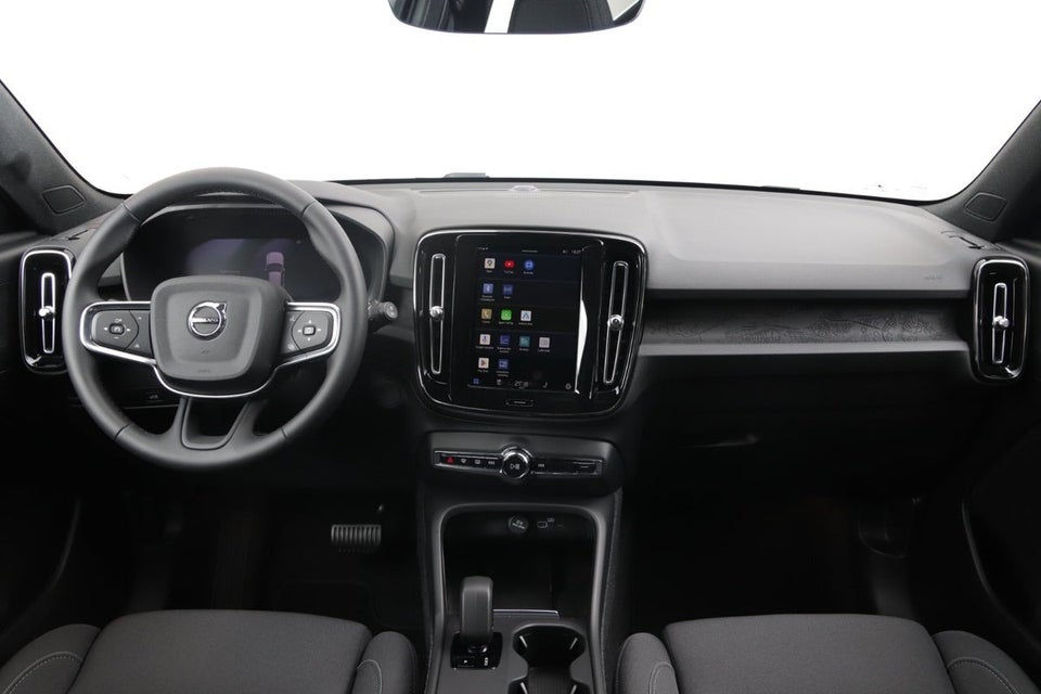 Volvo EX40 Standard Range Plus 5d