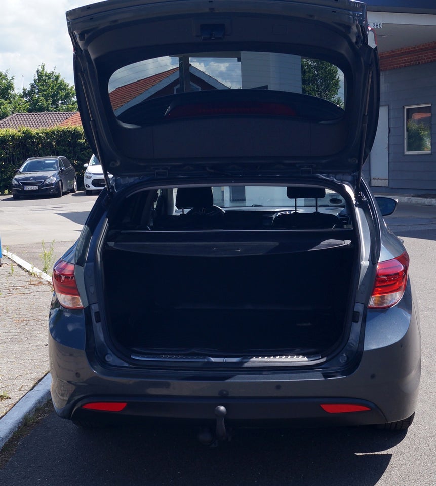 Hyundai i40 1,7 CRDi 141 Premium CW 5d