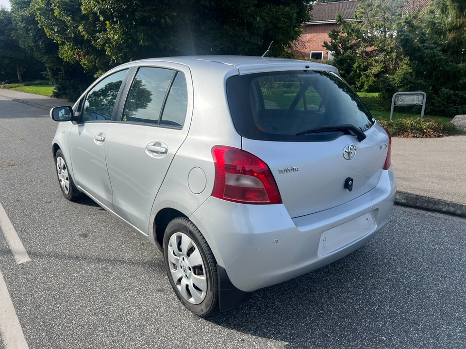 Toyota Yaris 1,3 Luna 5d