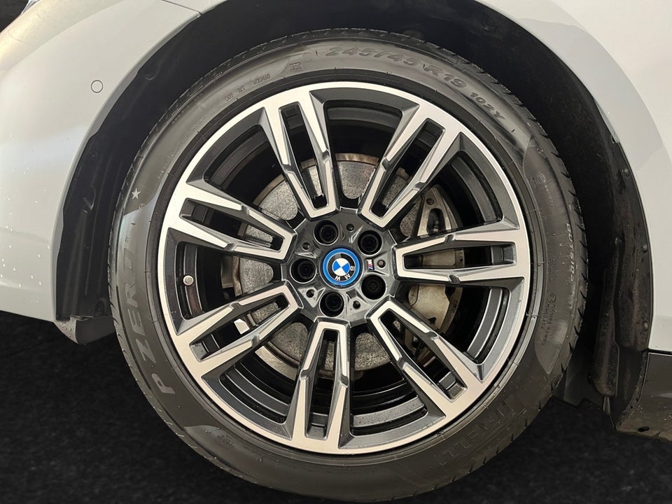 BMW i5 eDrive40 M-Sport 4d