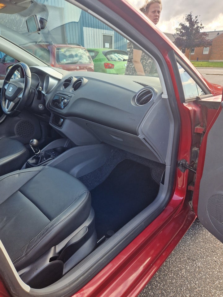 Seat Ibiza 1,6 TDi 105 Style ST 5d