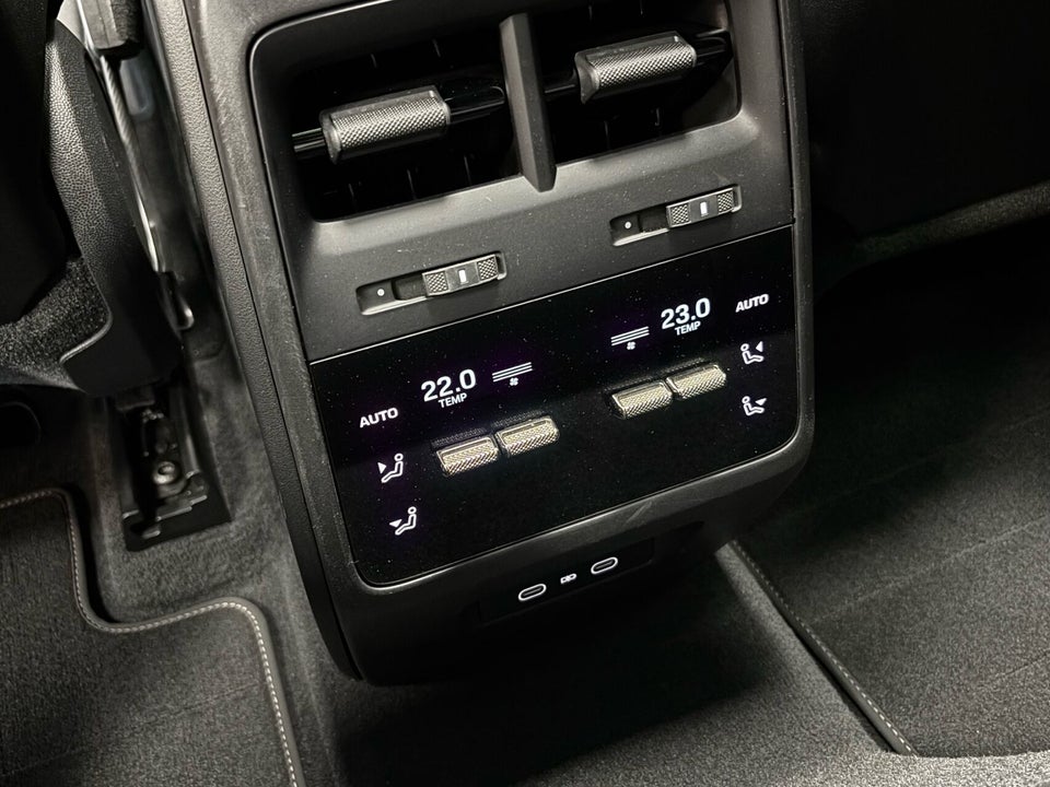 Porsche Macan Turbo 5d