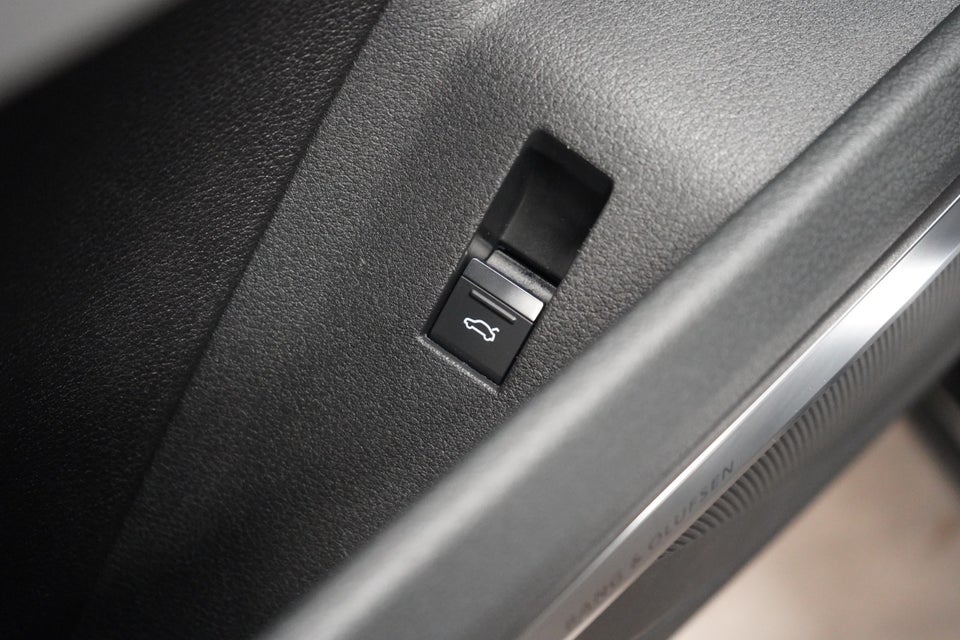 Audi e-tron 55 S-line quattro 5d