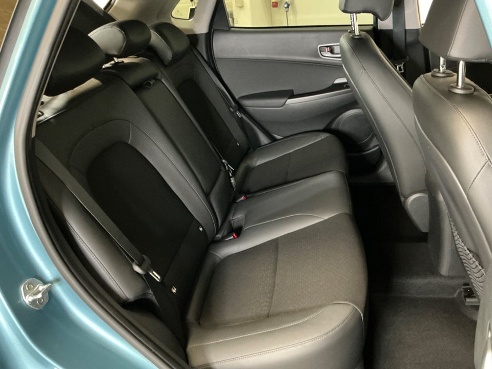 Hyundai Kona 64 EV Essential 5d