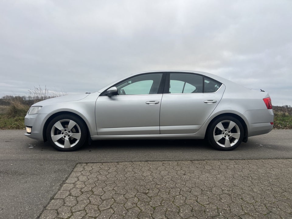Skoda Octavia 1,2 TSi 105 Elegance DSG 5d