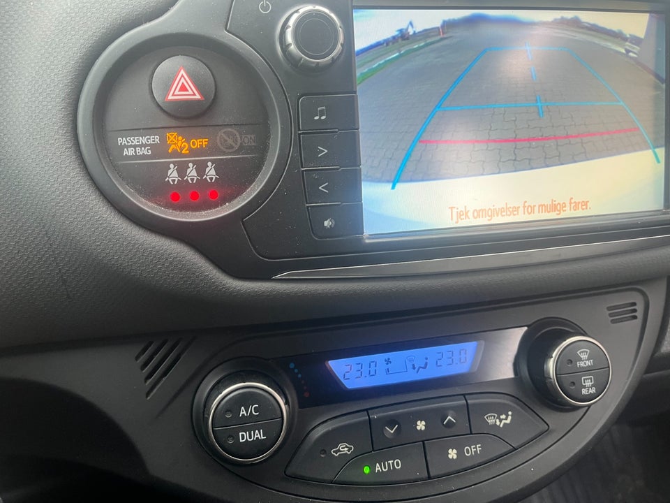 Toyota Yaris 1,5 Hybrid H1 e-CVT 5d