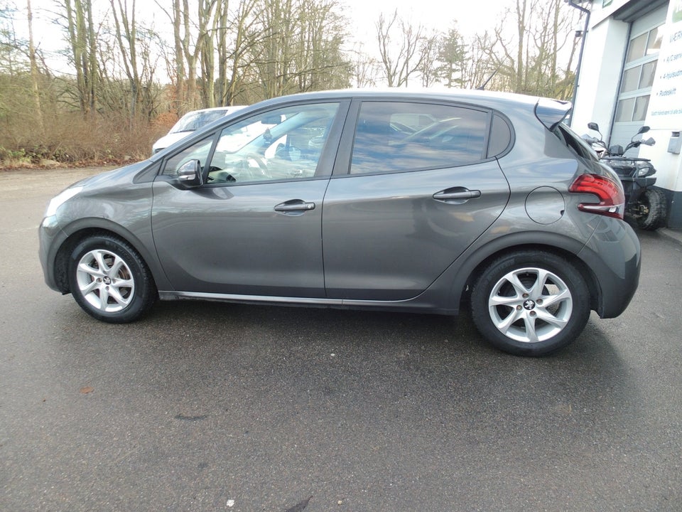 Peugeot 208 1,2 PureTech 82 Envy 5d