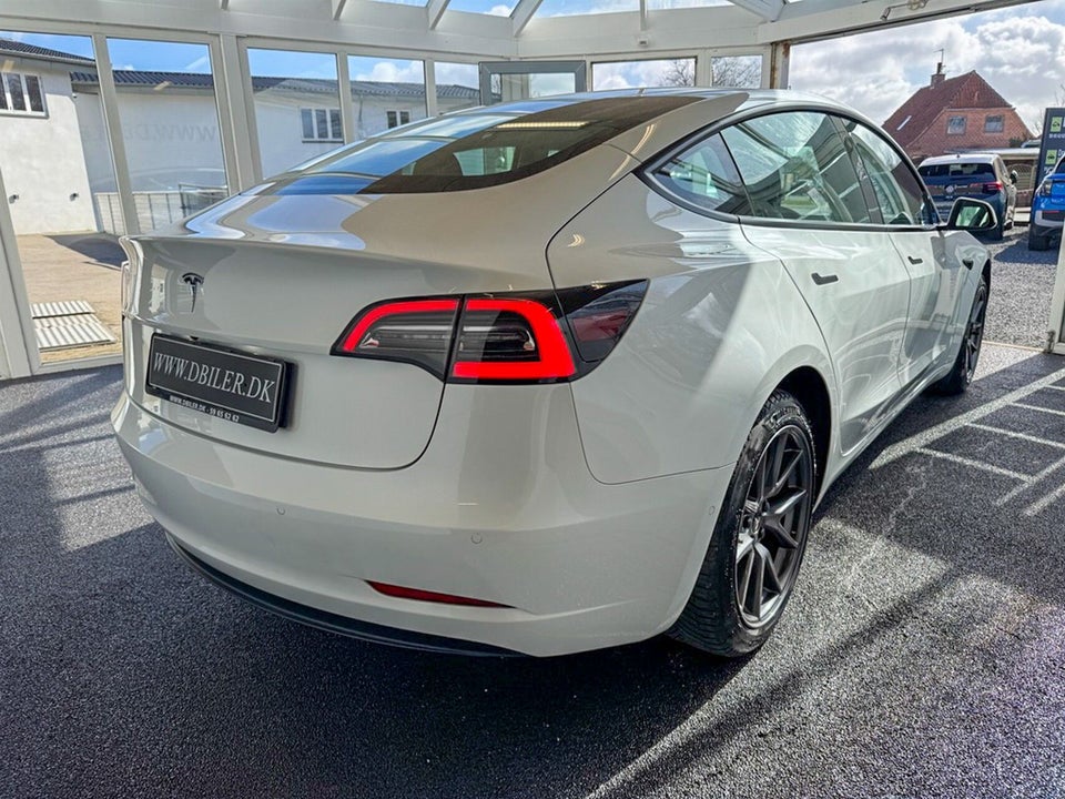 Tesla Model 3 RWD 4d