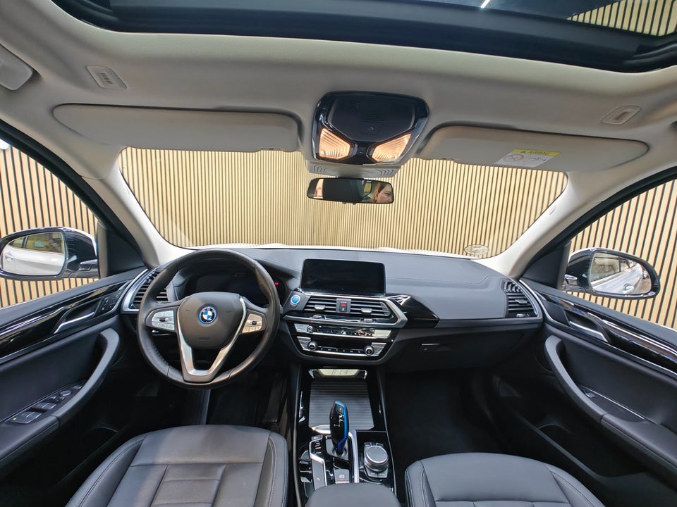 BMW iX3 Charged 5d
