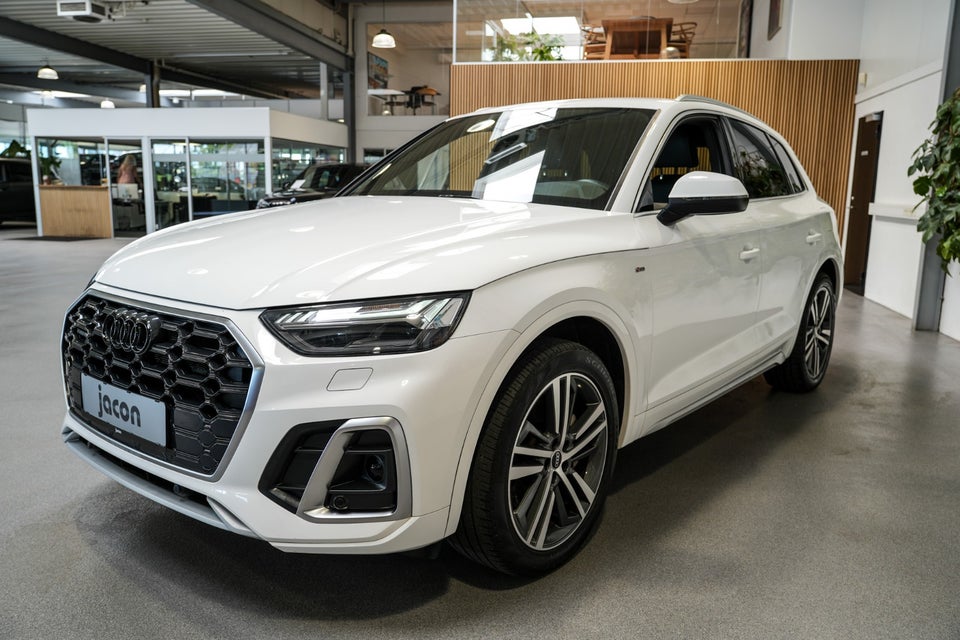 Audi Q5 55 TFSi e S-line quattro S-tr. 5d