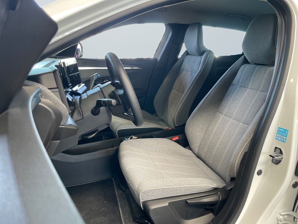 Renault Megane E-Tech 40 Equilibre 5d