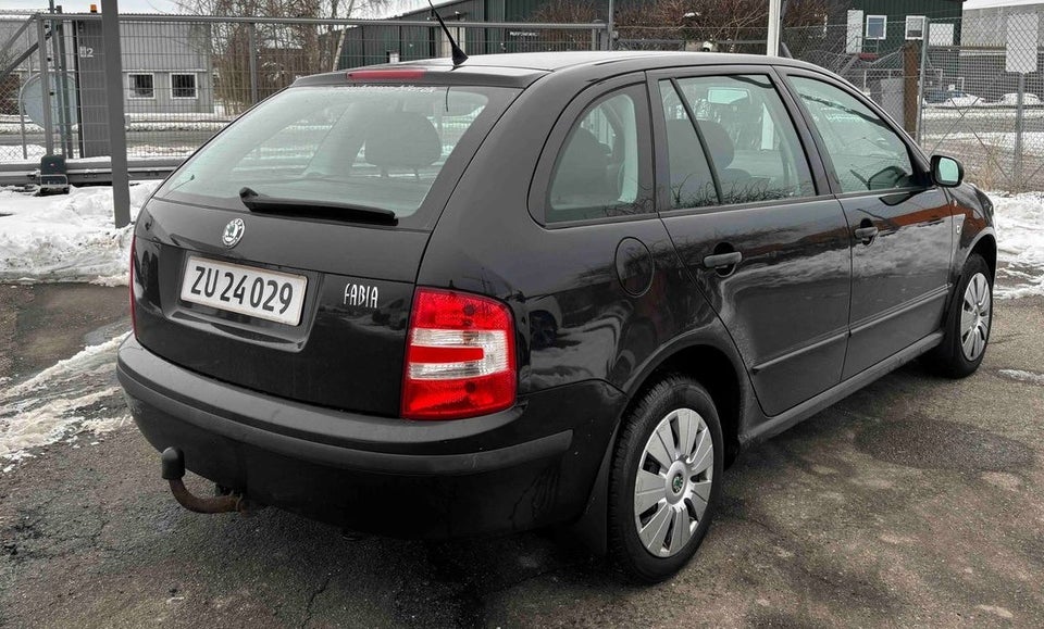 Skoda Fabia 1,4 16V 75 Ambiente Combi 5d