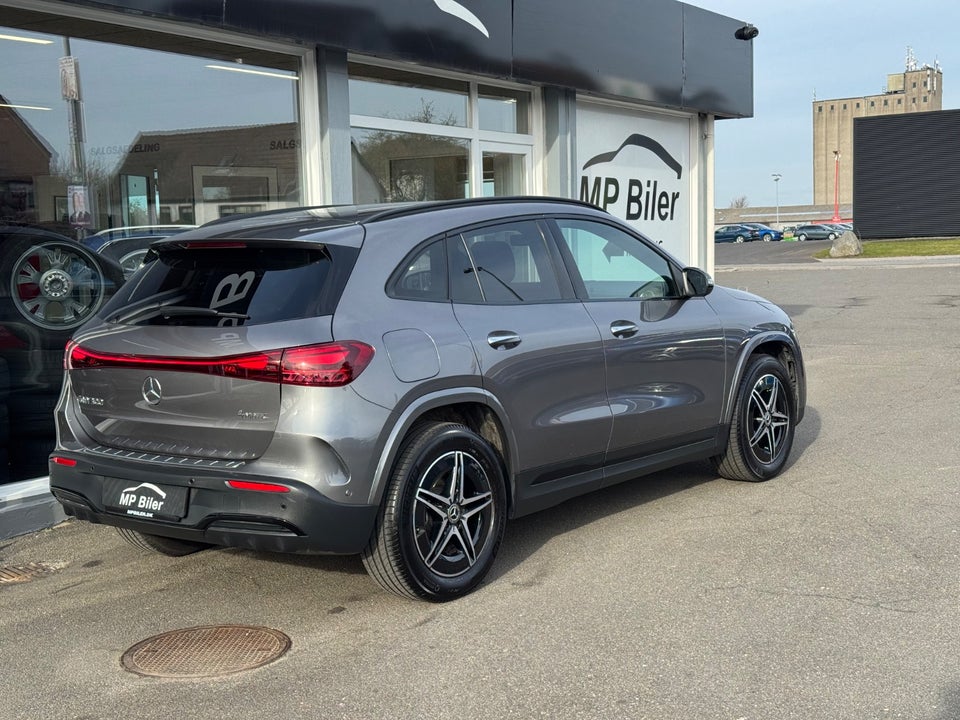 Mercedes EQA300 AMG Line 4Matic 5d