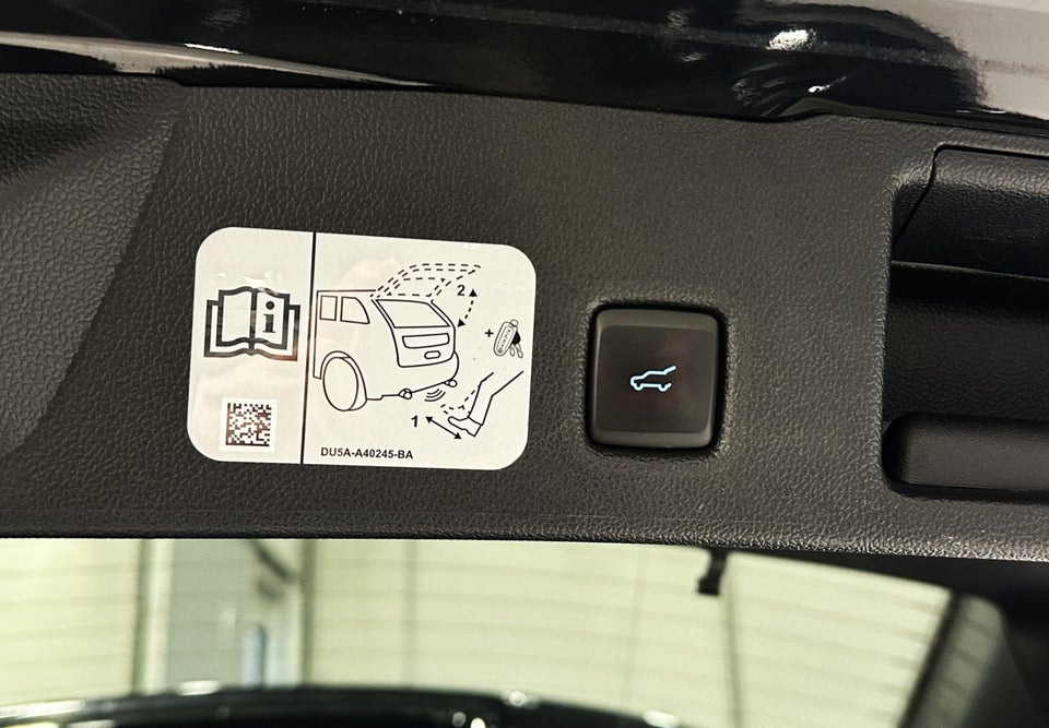 Ford Kuga 2,5 PHEV Vignale CVT 5d