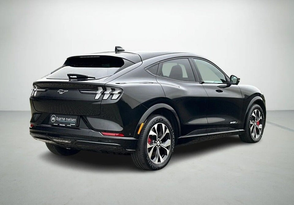 Ford Mustang Mach-E 73 Premium Standard Range AWD 5d