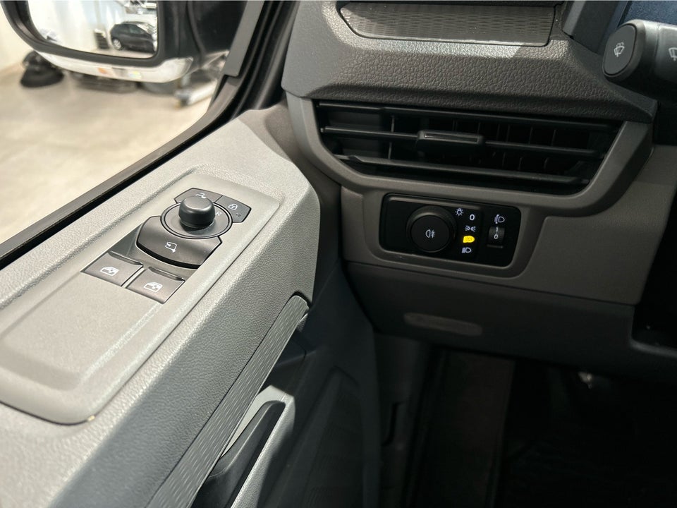 VW Transporter 2,0 TDi 150 Comfort Kassevogn aut. SWB