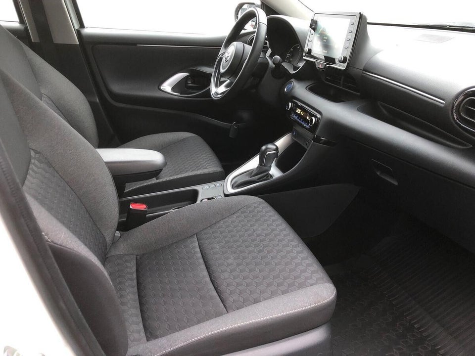 Toyota Yaris 1,5 Hybrid Active Tech e-CVT 5d