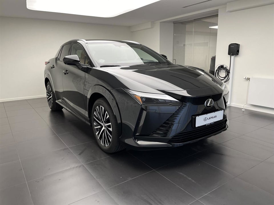 Lexus RZ450e Luxury 5d