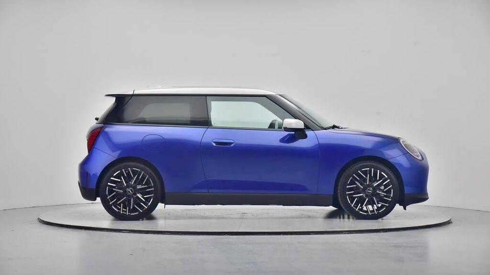 MINI Cooper SE Favoured Trim XL 3d
