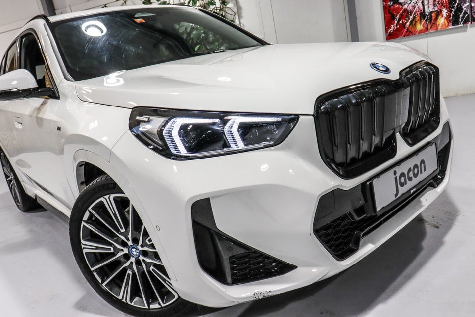 BMW iX1 xDrive30 Fully Charged M-Sport 5d