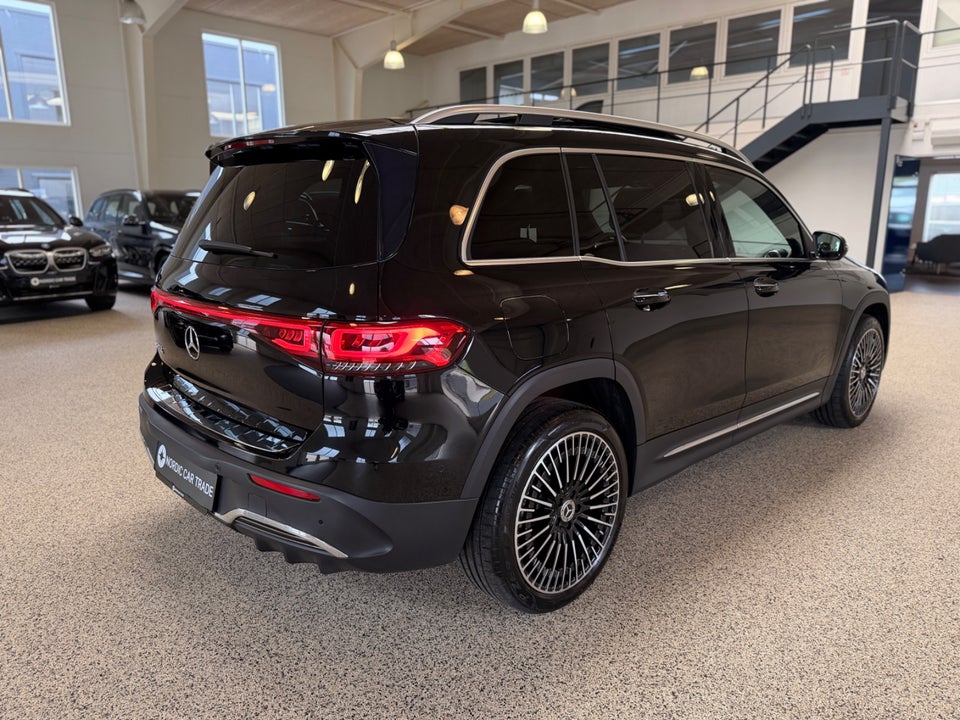 Mercedes EQB250 AMG Line 5d