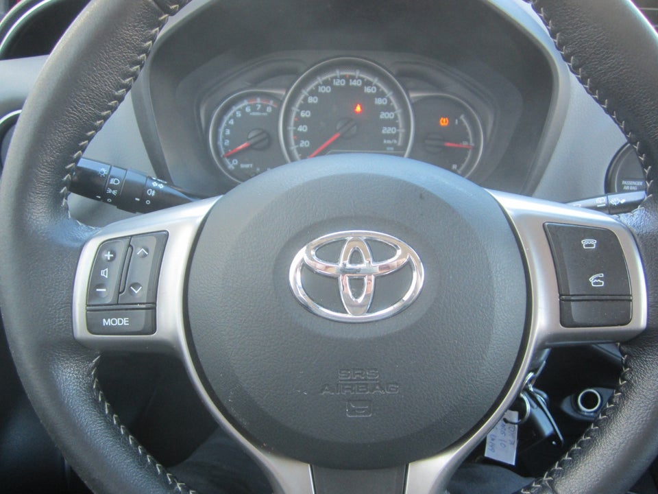 Toyota Yaris 1,0 VVT-i T2 Touch 5d