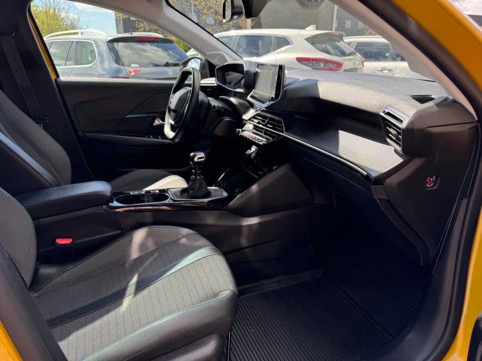 Peugeot 208 1,5 BlueHDi 100 Allure Sky 5d
