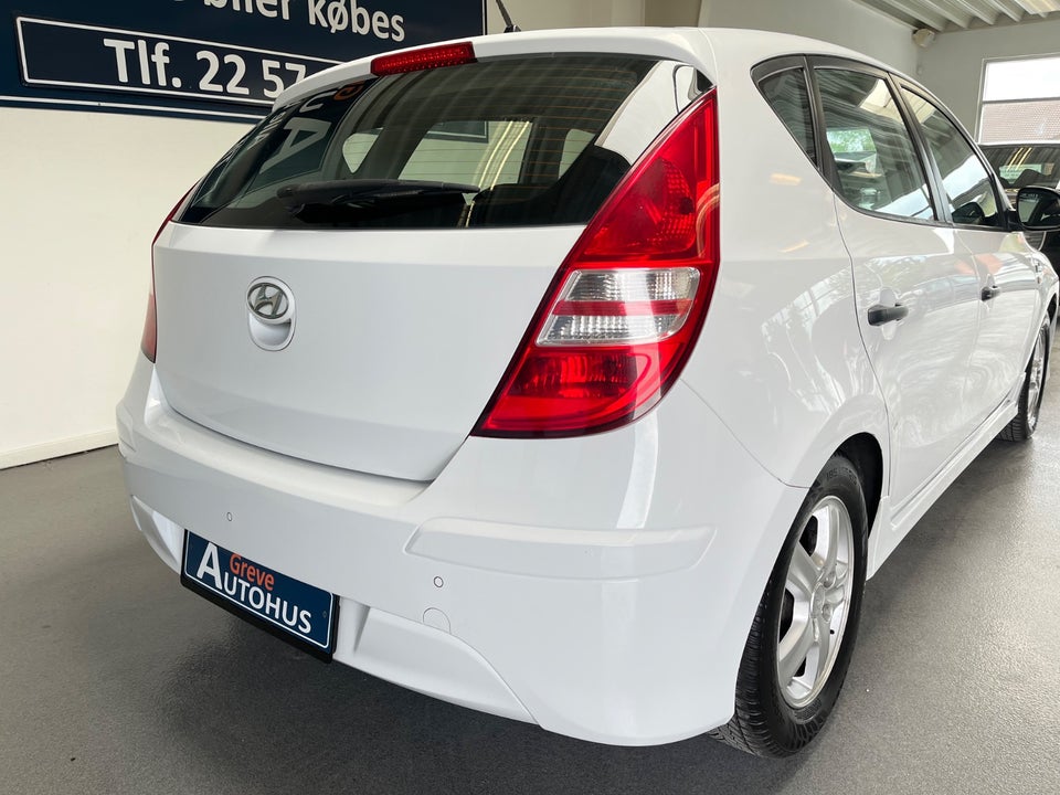 Hyundai i30 1,6 CRDi 90 Classic Sense Eco 5d