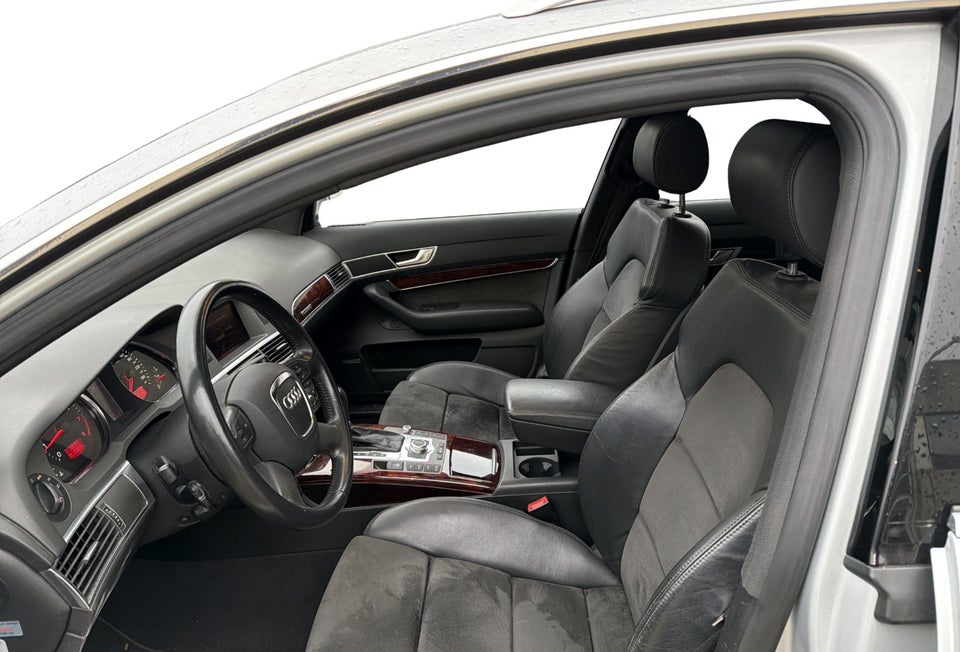 Audi A6 4,2 V8 Avant quattro Tiptr. 5d