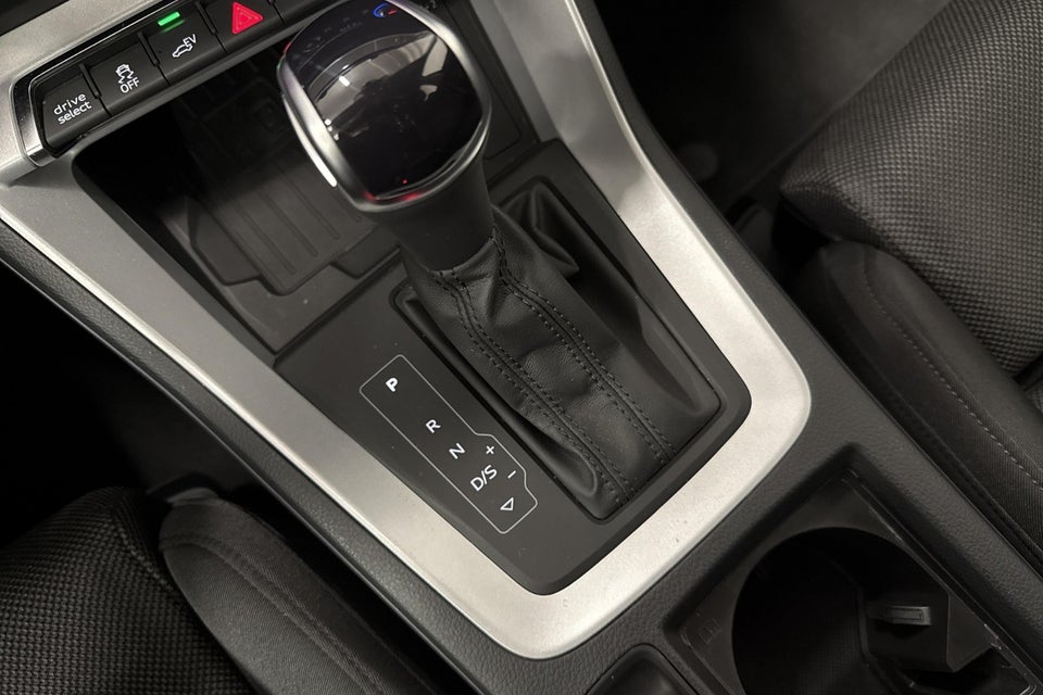 Audi Q3 45 TFSi e Attitude plus S-tr. 5d