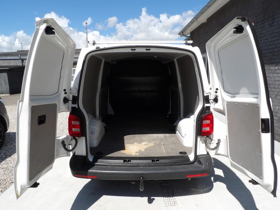 VW Transporter 2,0 TDi 150 Kassevogn DSG lang