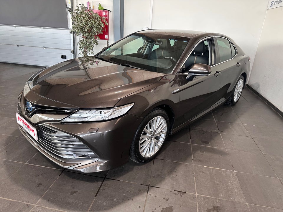 Toyota Camry 2,5 Hybrid H3 Executive CVT 4d