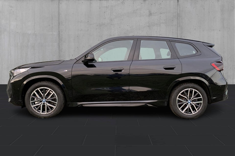 BMW iX1 xDrive30 M-Sport 5d