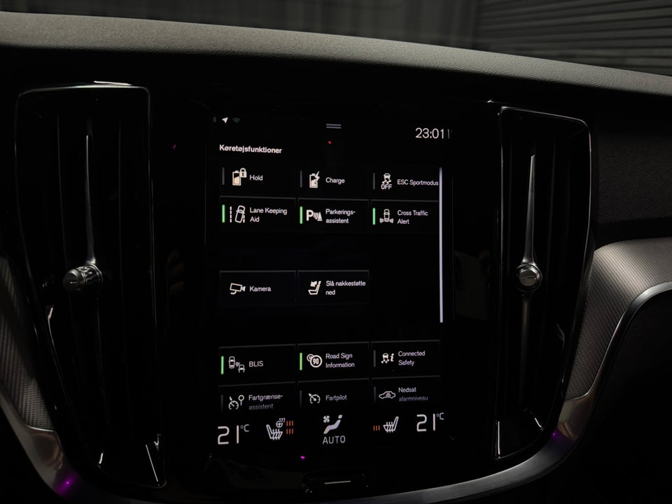 Volvo V60 2,0 T6 ReCharge R-Design aut. AWD 5d