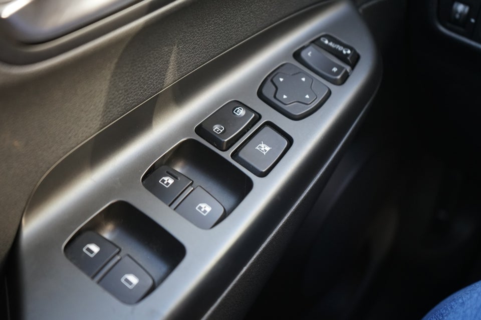 Hyundai Kona 64 EV Advanced Van 5d