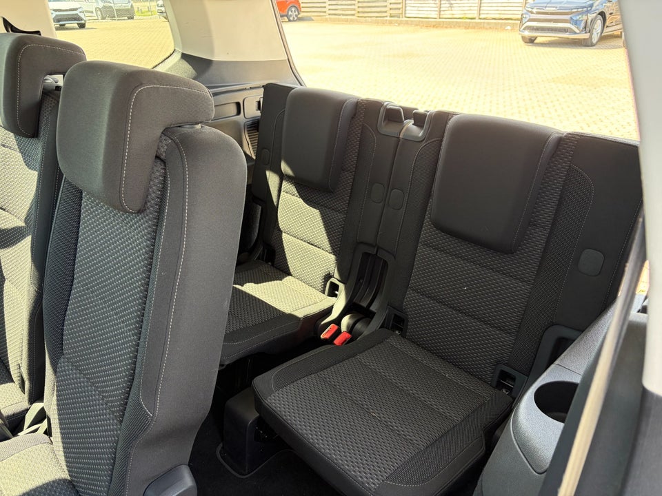 VW Touran 2,0 TDi 115 Comfortline Family DSG 7prs 5d
