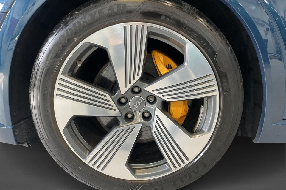 Audi e-tron 55 S-line quattro 5d